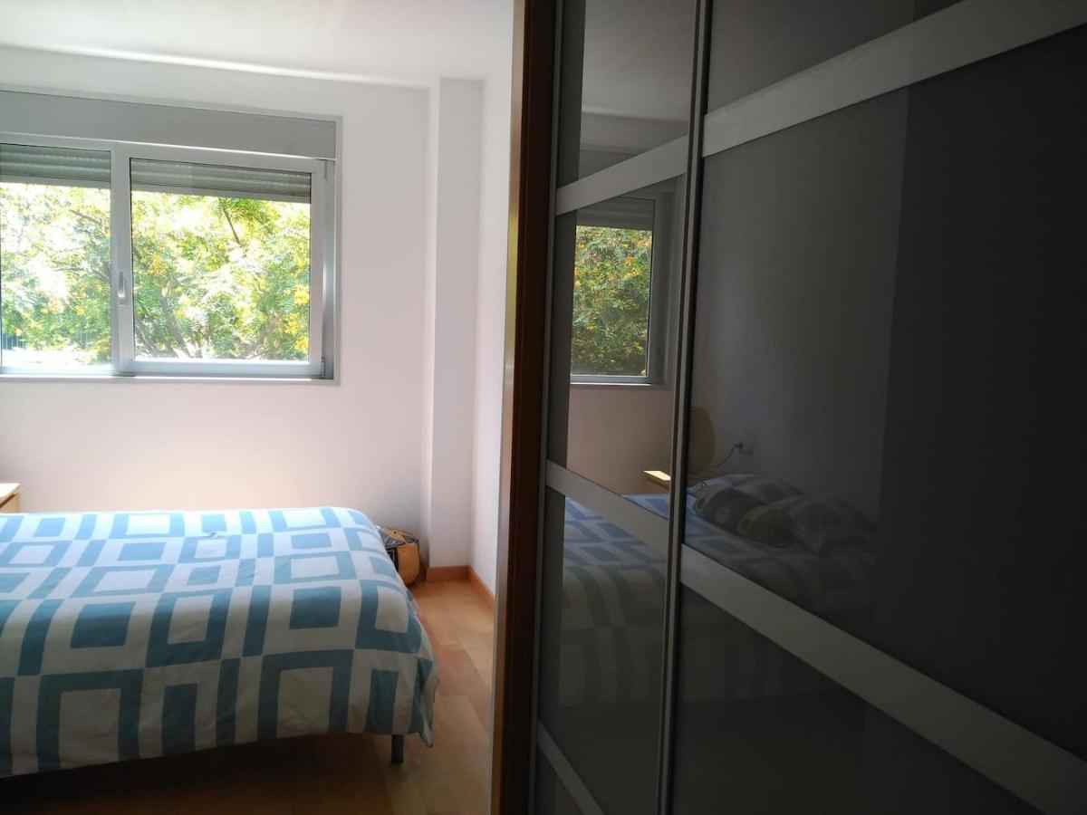 Stylish Flat, 2 Bathrooms And Swimming Pool, Next To The Beach! サン・アドリア・デ・ベソス エクステリア 写真