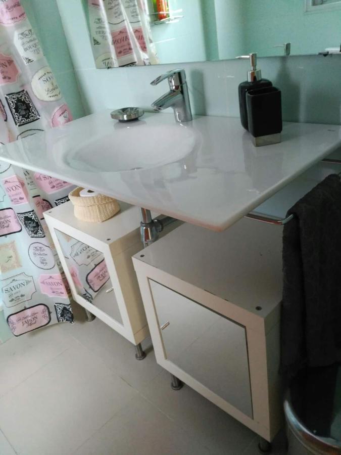 Stylish Flat, 2 Bathrooms And Swimming Pool, Next To The Beach! サン・アドリア・デ・ベソス エクステリア 写真