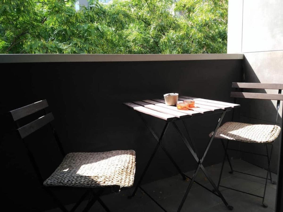 Stylish Flat, 2 Bathrooms And Swimming Pool, Next To The Beach! サン・アドリア・デ・ベソス エクステリア 写真