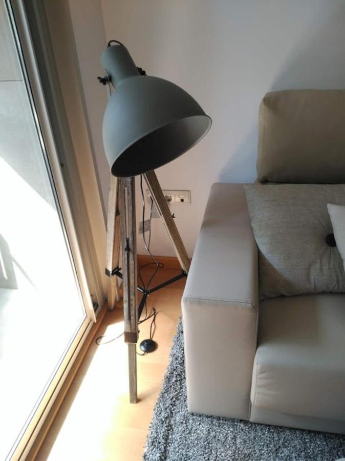 Stylish Flat, 2 Bathrooms And Swimming Pool, Next To The Beach! サン・アドリア・デ・ベソス エクステリア 写真