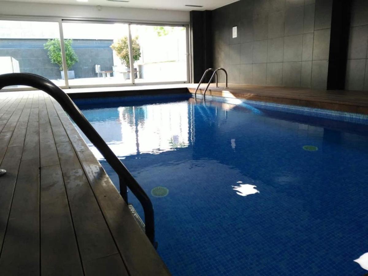 Stylish Flat, 2 Bathrooms And Swimming Pool, Next To The Beach! サン・アドリア・デ・ベソス エクステリア 写真
